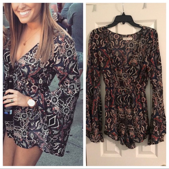 Abercrombie & Fitch Dresses & Skirts - Abercrombie bell sleeve romper